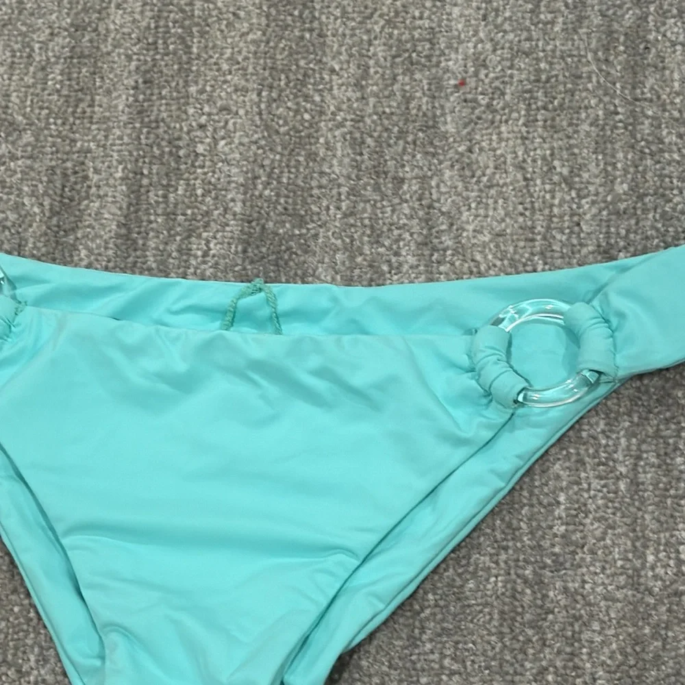 Turquoise Bikini - Picture 7 of 10